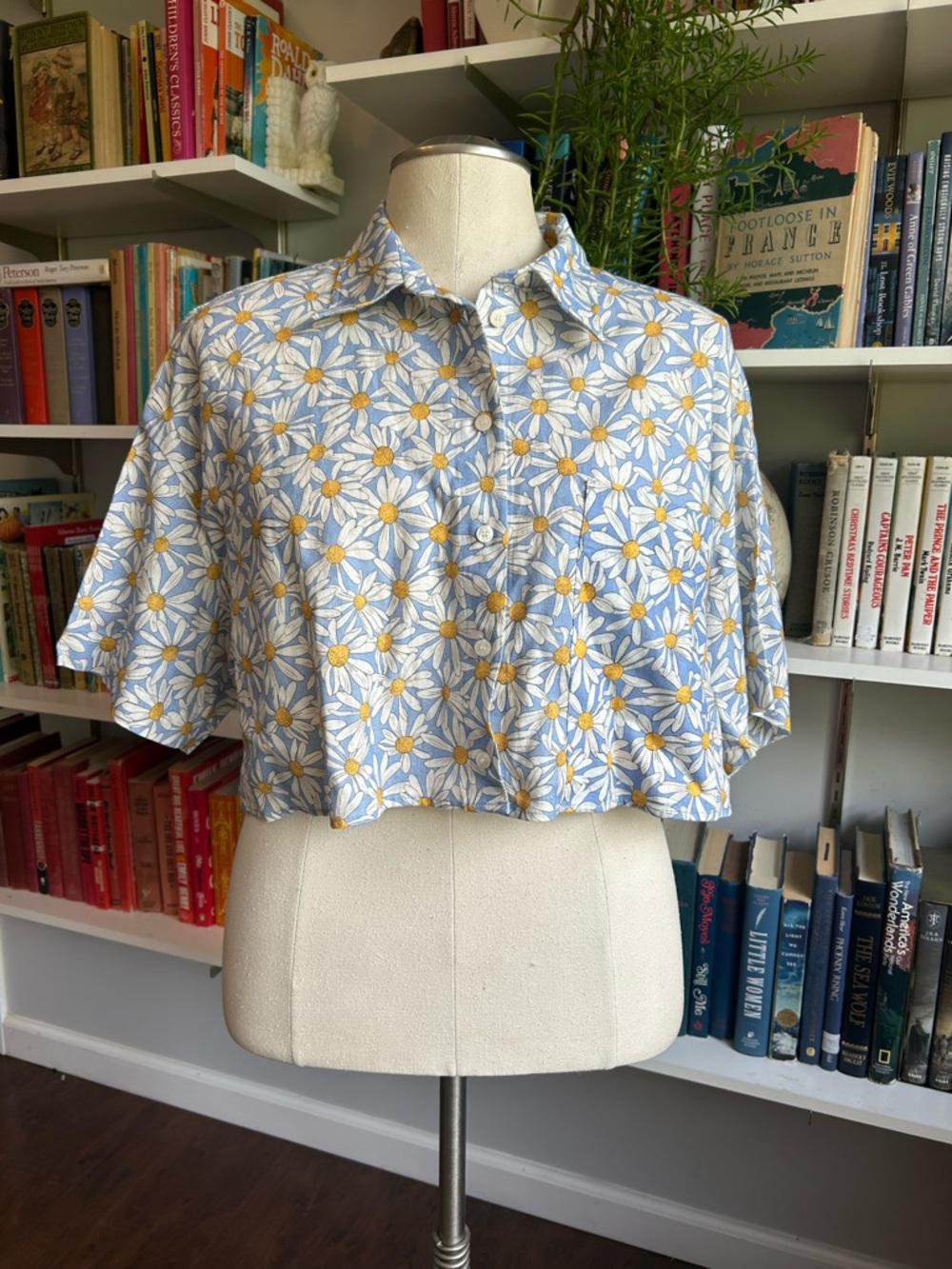 Zara Blue Daisy-Print Cropped Button Shirt with Yellow Centers